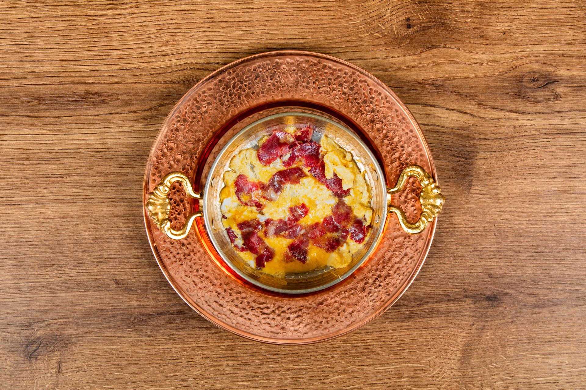 Maye Mutfağı Pastirmali Yumurta